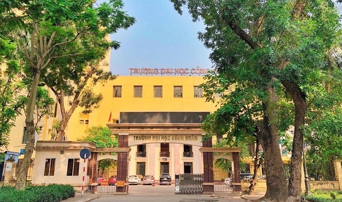 Khuôn viên xanh mát của Đại học Công Đoàn