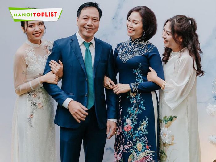 ao-dai-thu-lieu-dia-chi-thue-ao-dai-cuoi-cao-cap-ha-noi-Mytour