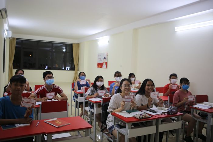Giờ học thực hành giao tiếp với giảng viên bản ngữ tại SOFL