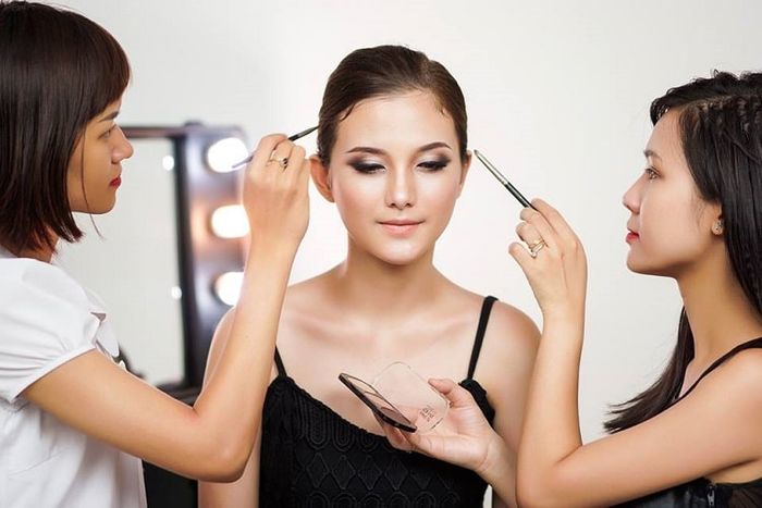 Danh sách 10 trung tâm dạy make up uy tín và chất lượng nhất hiện nay
