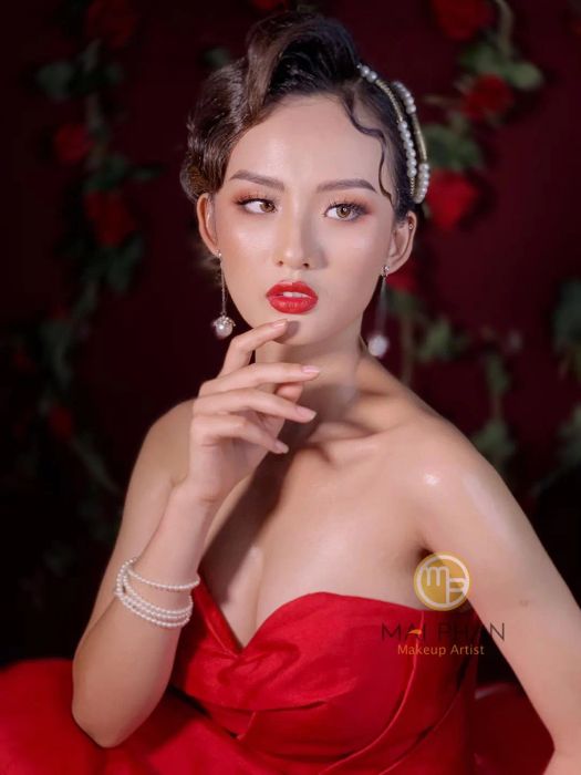 Kiệt tác make-up cô dâu tinh tế từ MaiPhan