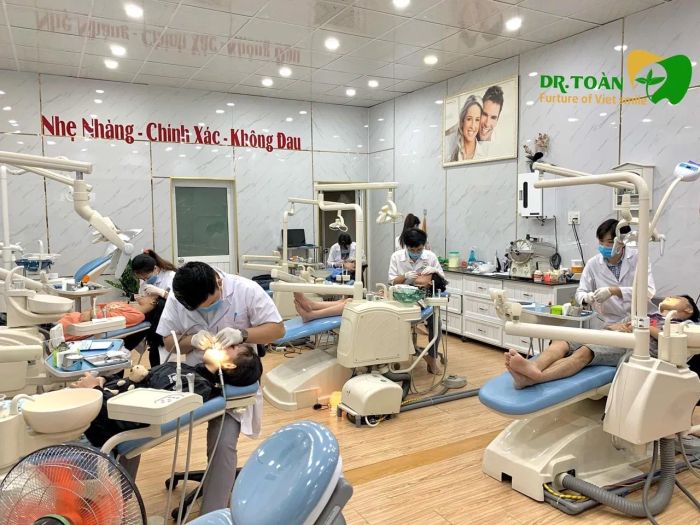 Nha Khoa Quỳnh Anh - Bác sĩ Toàn (Ảnh 1)