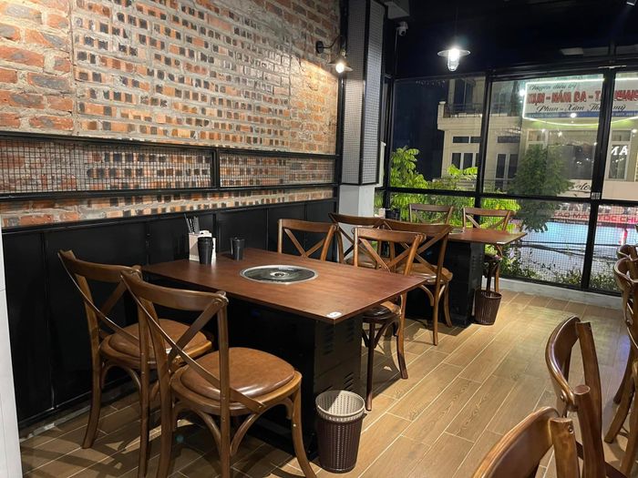 Thực đơn phong phú với nguyên liệu tươi ngon tại Lẩu Nướng Linh Trang