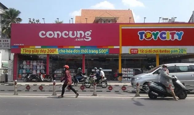 Siêu thị Con Cưng – Mẹ bầu và Em bé