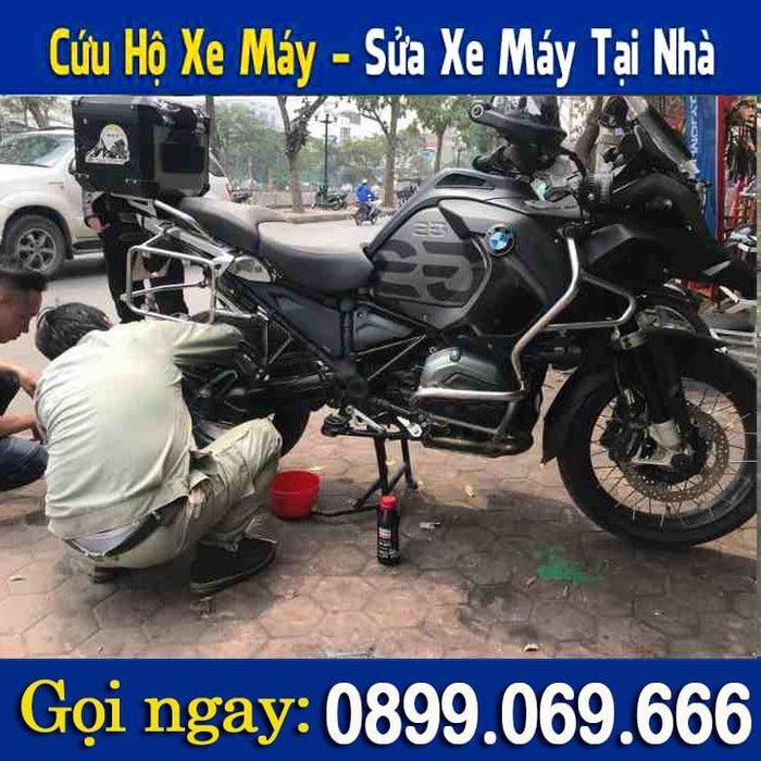 Hình ảnh đội ngũ cứu hộ xe máy Hà Nội 24/24 trong ca trực