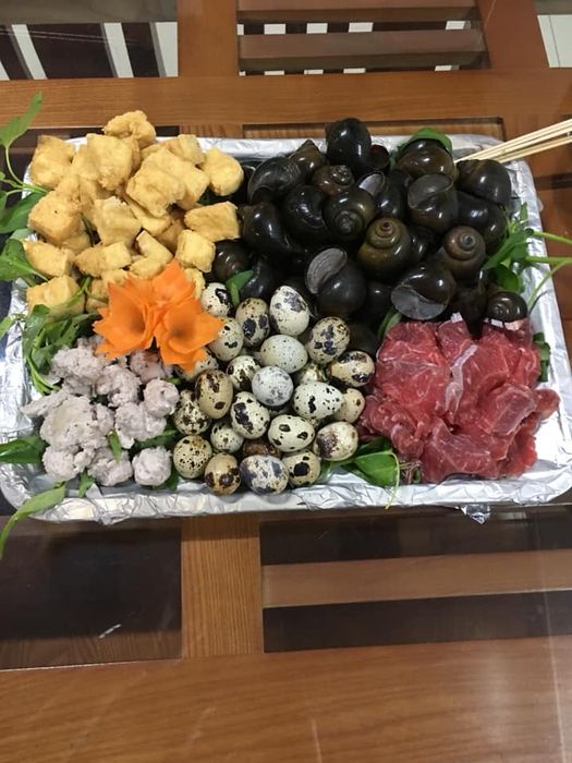 Không gian ấm cúng với bàn nướng hiện đại tại Lẩu nướng 429
