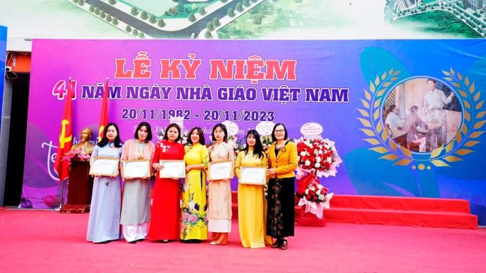 Hình ảnh hoạt động giảng dạy tại THPT Hoàng Mai