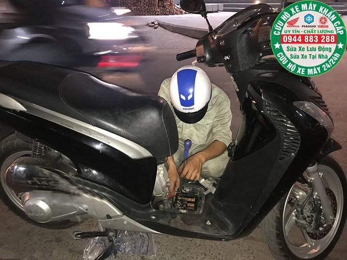Hình ảnh thực tế về dịch vụ cứu hộ xe máy 24/7 chuyên nghiệp