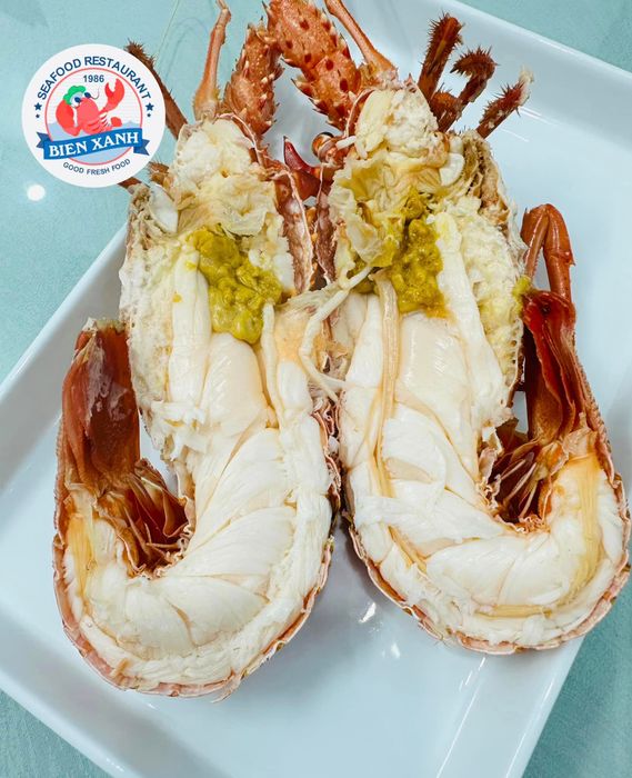 Không gian sang trọng và hải sản tươi sống tại Nhà hàng Hải Sản Biển Xanh