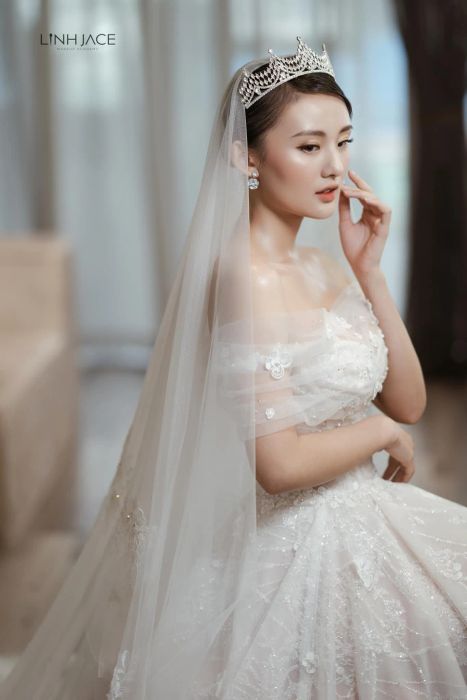 Kiệt tác make-up cô dâu lộng lẫy của Linh Jace