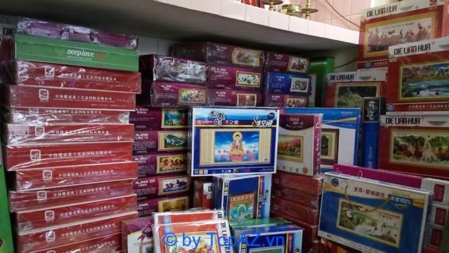 Dịch Vụ Giao Hàng Tranh Thêu Chữ Thập Tận Nơi Tại TP.HCM