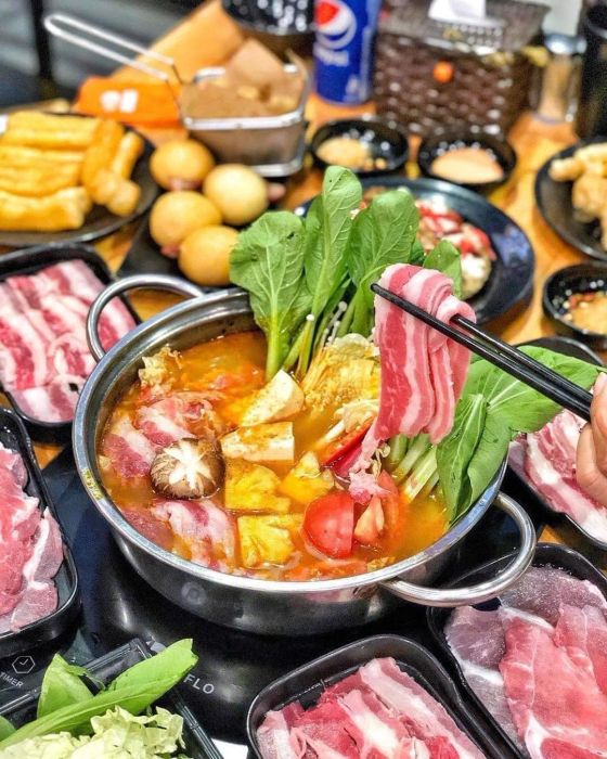 Set lẩu đậm đà tại nhà hàng