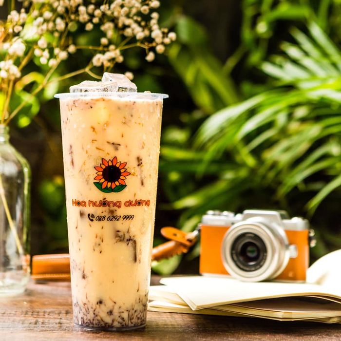 Không gian ấm cúng tại Hoa Hướng Dương Tea & Coffee