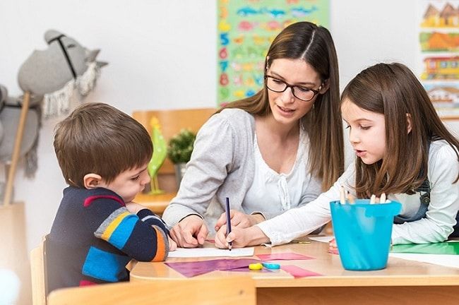 Trung tâm gia sư Đất Việt tự hào lọt vào Top 10 địa chỉ dạy tiếng Anh uy tín nhất quận 9, TP.HCM, mang đến môi trường học tập chất lượng.
