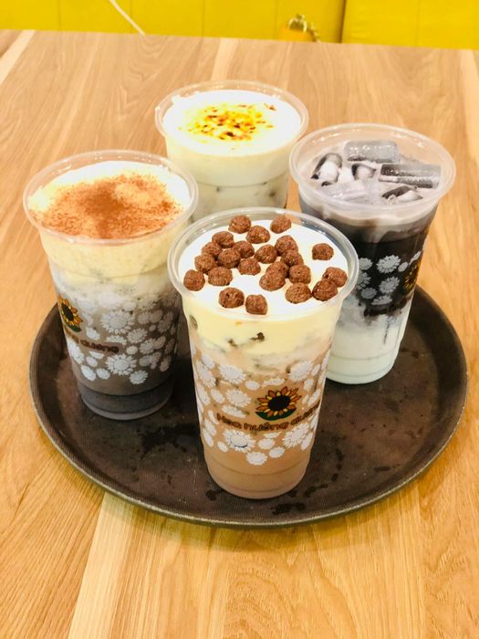 Không gian ấm cúng tại HOA HƯỚNG DƯƠNG - TEA & Coffee