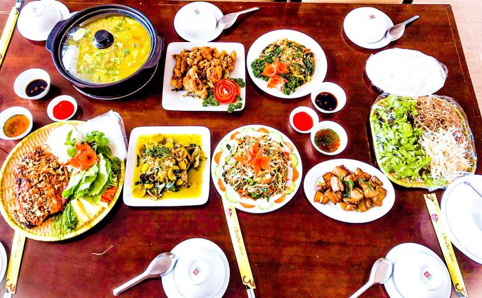 Món Ăn Tại Nhà Hàng - Ảnh 1