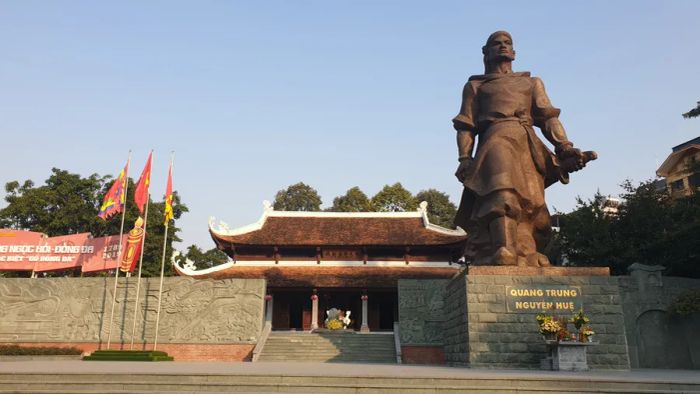 Ảnh 2: Tượng đài Quang Trung uy nghi - Bức tranh sống động về vị anh hùng áo vải cờ đào