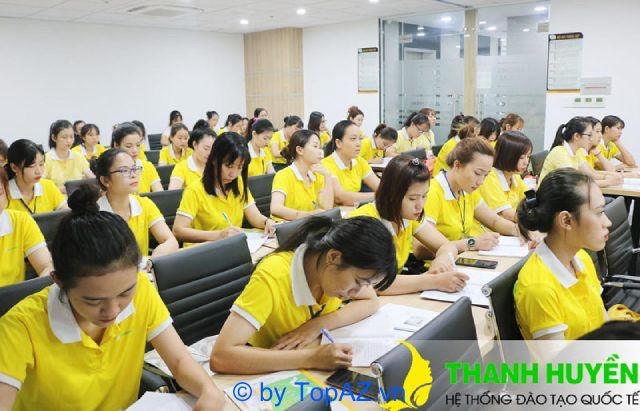 Học viên học tại Học viện đào tạo Spa Thanh Huyền sẽ được trang bị đầy đủ kiến thức và kỹ năng chuyên sâu để trở thành những chuyên gia chăm sóc sắc đẹp, đáp ứng mọi yêu cầu khắt khe của ngành.