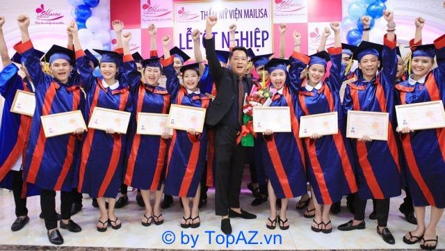 Thẩm mỹ viện Mailisa là một trong những cơ sở dạy học chăm sóc da đáng tin cậy tại TPHCM, nổi bật với chất lượng giảng dạy và cơ sở vật chất hiện đại.