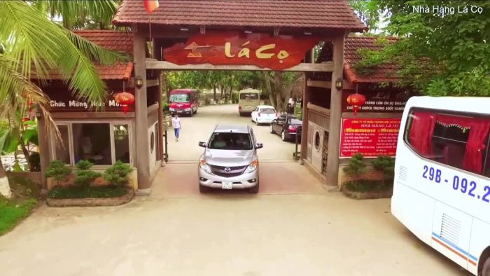 Không gian ấm cúng tại Nhà hàng Lá Cọ