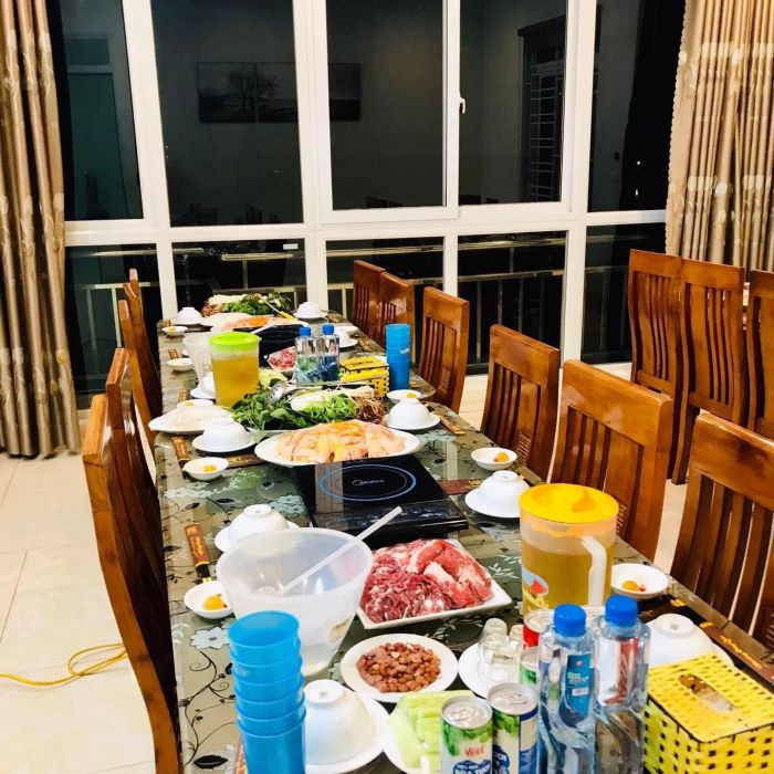 Khách đặt bàn dùng bữa – ảnh minh họa