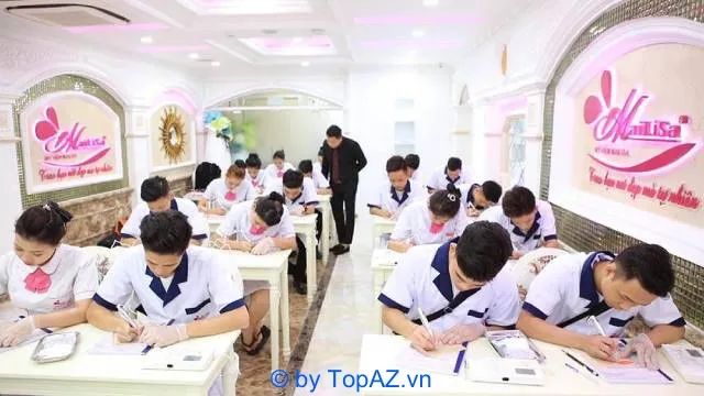Trường đào tạo nghề thẩm mỹ tại TPHCM
