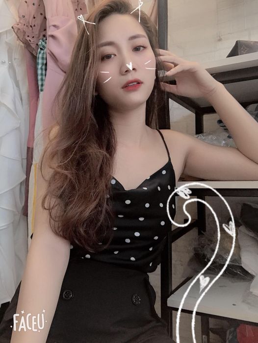 Các mẫu trang phục đang hot tại Hằng Panda