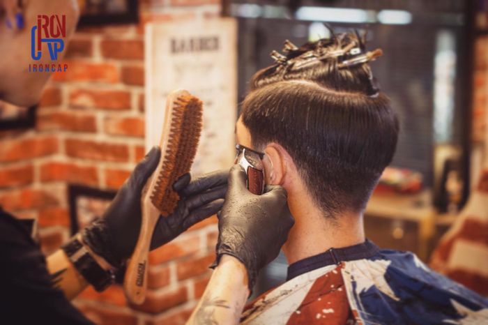 Hình ảnh không gian sang trọng tại IronCap Barbershop