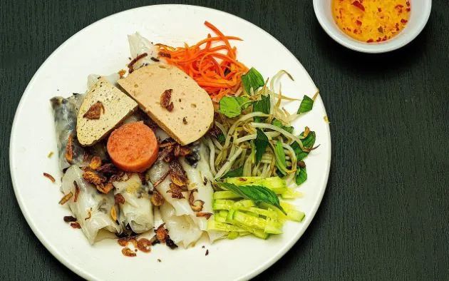Những quán bánh cuốn ngon, giá rẻ nhất tại Quận 5 sẽ khiến bạn không thể bỏ qua. Đây là những lựa chọn lý tưởng để thưởng thức món bánh cuốn truyền thống với mức giá hợp lý.