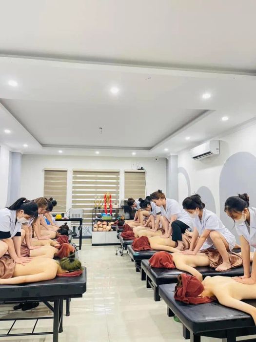Hệ thống phòng học và trang thiết bị hiện đại tại WINGS Beauty & Academy