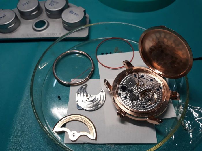 Hình ảnh 2 - Không gian làm việc hiện đại tại Watch Repair Service