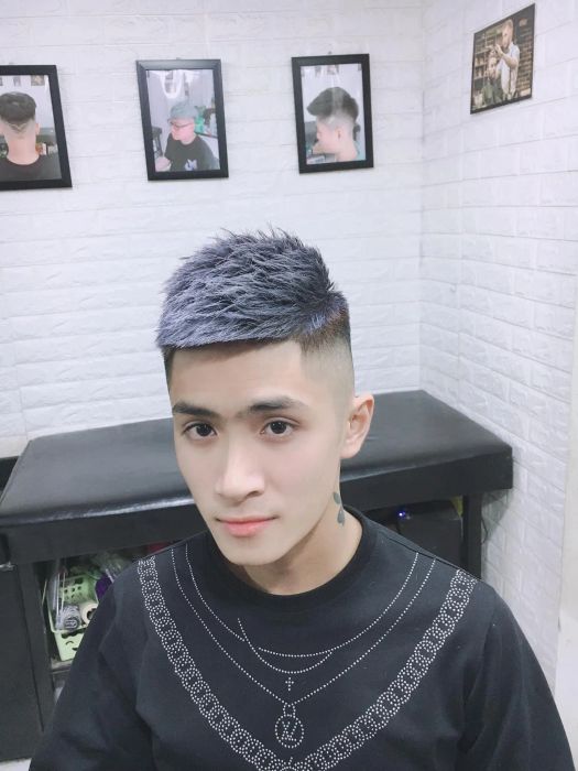 Không gian hiện đại và chuyên nghiệp tại Quang Barber