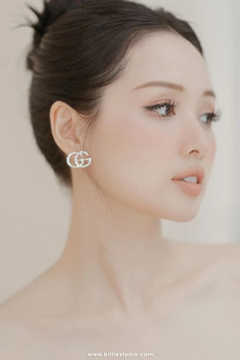 Khoảnh khắc tỏa sáng cùng Billie Studio