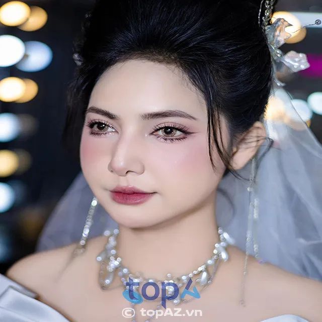 Di Ca Makeup & Academy - Nơi chắp cánh ước mơ trở thành chuyên gia trang điểm chuyên nghiệp