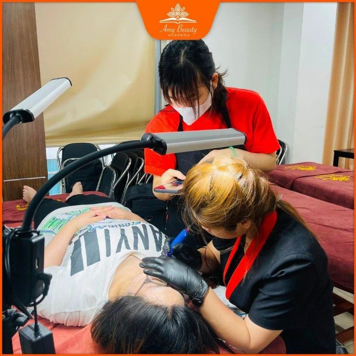 Cơ sở vật chất hiện đại và phòng thực hành tiêu chuẩn tại Học viện Thẩm mỹ AMY