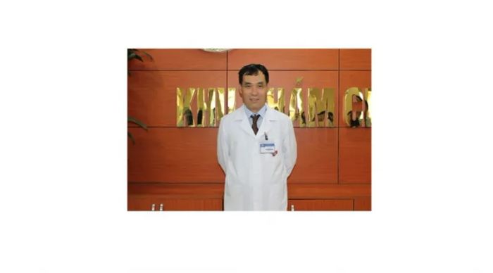 Chân dung TS.BS Vũ Mạnh Hùng - Chuyên gia da liễu tâm huyết