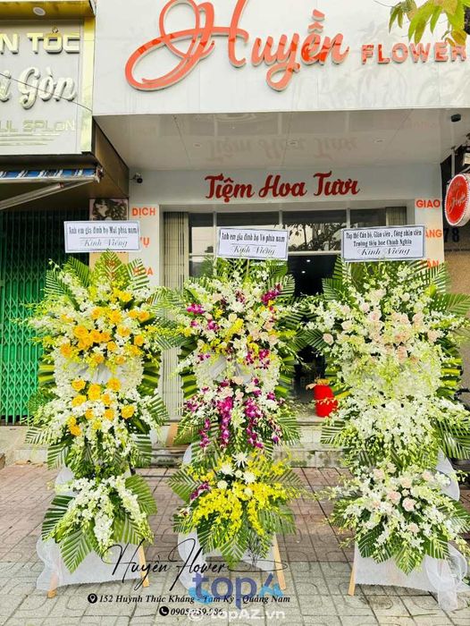 Tìm địa chỉ đặt hoa viếng ý nghĩa tại TP. Tam Kỳ? Huyền Flower chính là sự lựa chọn tin cậy với những mẫu hoa tang lễ trang trọng và đầy tình người.