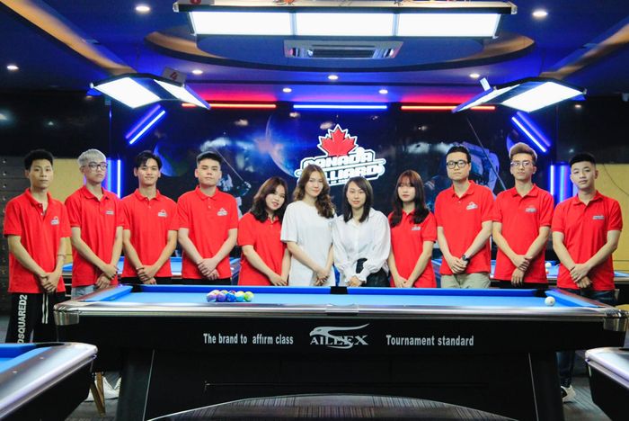 Góc chơi bida chuyên nghiệp tại Canada Billiards Club