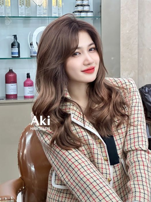 Ảnh thực tế phong cách làm đẹp đẳng cấp tại Aki Hairdressing Salon