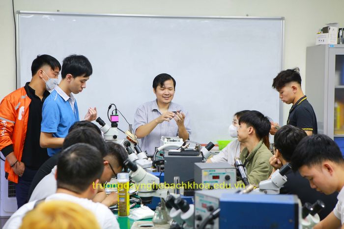 Hình ảnh Học viện Kỹ thuật Bách Khoa Hà Nội