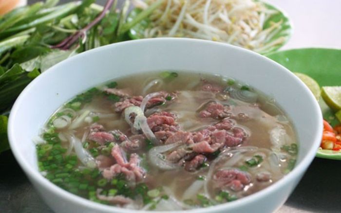 Tô phở Cali nguyên bản tại Nhà hàng Hoa An Viên