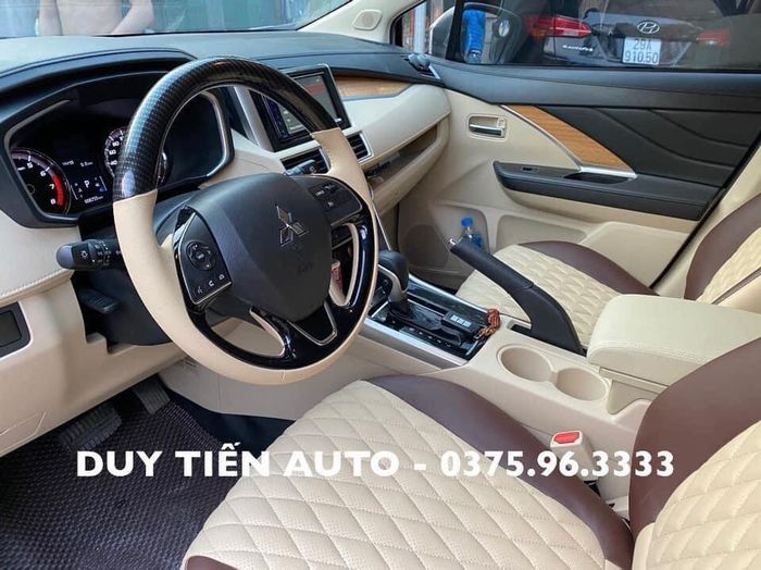 Hình ảnh 2: Những mẫu thiết kế nội thất ô tô độc đáo từ DUY TIẾN AUTO - Sự kết hợp hoàn hảo giữa thẩm mỹ và tiện nghi.