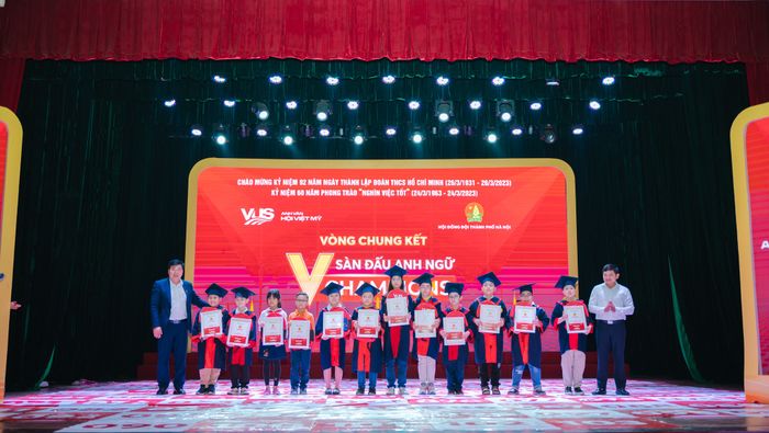 Hình ảnh không gian học tập hiện đại tại VUS với phòng học tiêu chuẩn quốc tế, trang thiết bị công nghệ cao