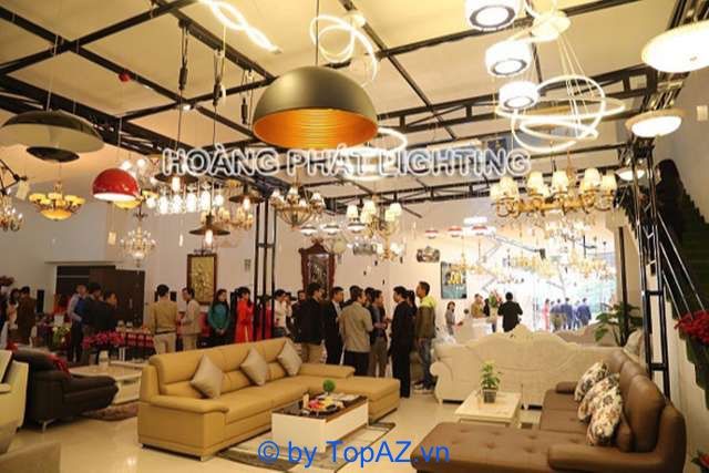 Cửa hàng bán đèn trang trí tại TPHCM