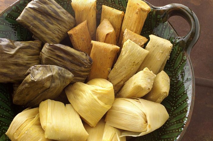Bánh ngô - Hương vị Tết đặc trưng của người Mông