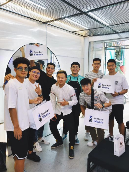 Quy trình làm sạch chuyên nghiệp tại Sneaker Vitamin