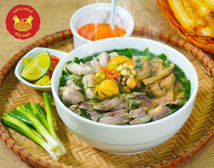 Phở Gà Phố Cổ Bảo Phúc - Không gian ấm cúng đậm chất phố cổ