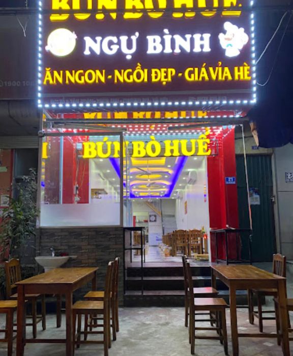 Không gian ấm cúng tại quán Bún Bò Huế Ngự Bình