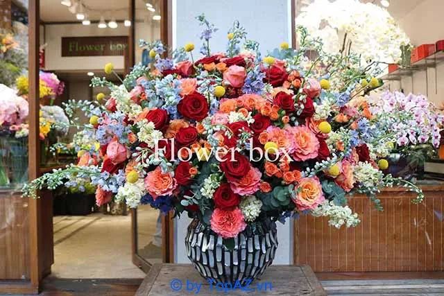Mỗi sản phẩm tại Flower Box là một bức thư tình bằng hoa, chứa đựng trọn vẹn mọi sắc thái cảm xúc từ hạnh phúc rạng ngời đến những lời chia sẻ sâu lắng nhất.