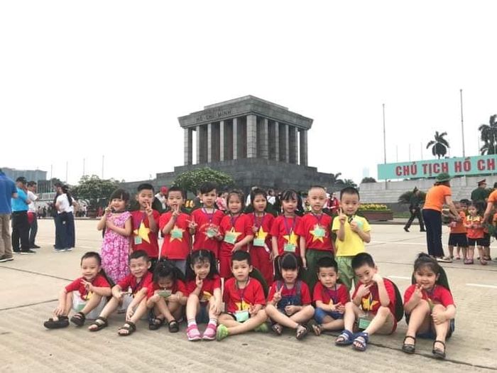 Góc nhìn mới về Trường Mầm non Tuổi Hoa - Không gian học tập sáng tạo, nơi trẻ được trải nghiệm thực tế qua các hoạt động giáo dục gần gũi với cuộc sống.